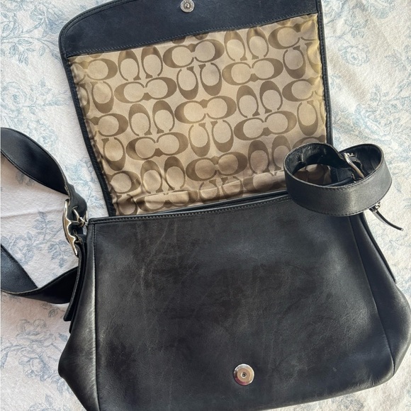 Coach Vintage Leather Legacy Saddle Flap Black City Crossbody Bag 9332 - Picture 7 of 11